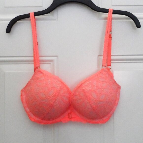 Victoria secret- Push up size 34D - Picture 8 of 10